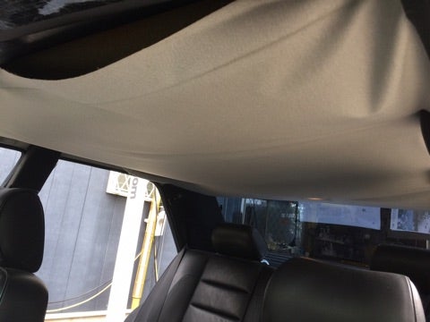 メルセデスベンツ（Benz）W124 剥がれて垂れた天井