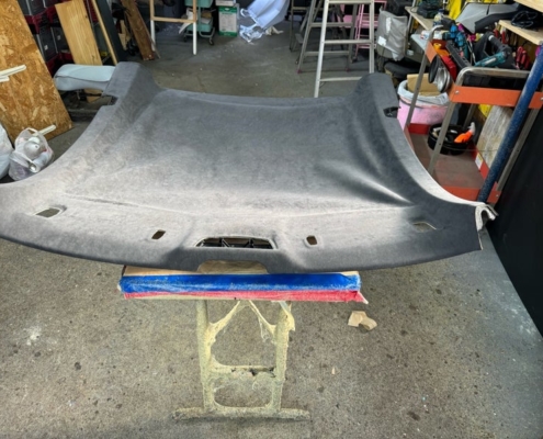 ポルシェ（Porsche）911 天井貼り直し中