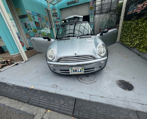 ミニクーパー R50系の天井張り替え施工前の車両外観