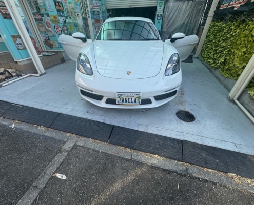 ポルシェ ケイマン 天井張り替え施工前の車両外観 神奈川県横浜市