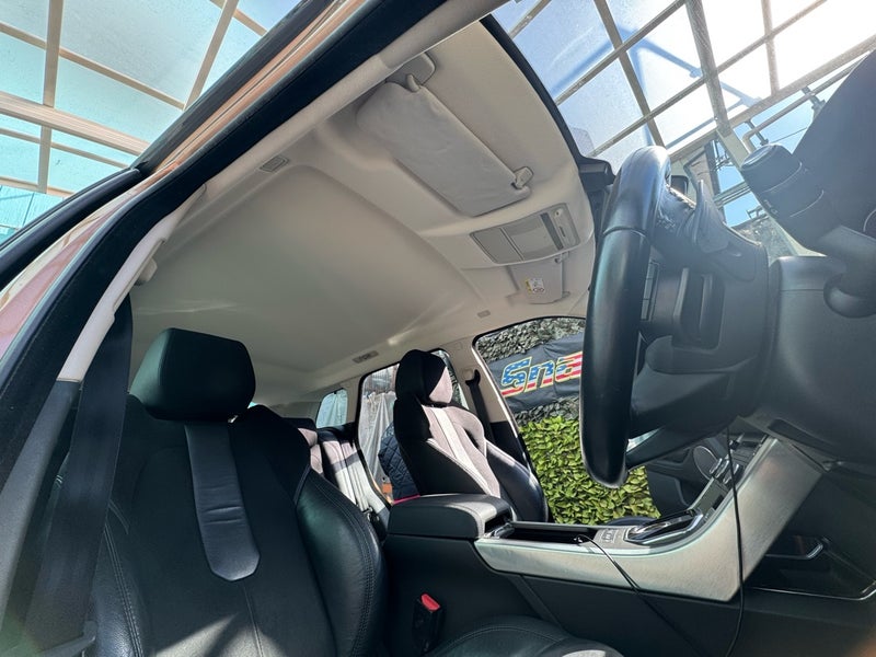 レンジローバー イヴォーグ 施工後 室内(天井張り替え完了) レンジローバー イヴォーグ 天井張り替え施工後の室内(前席付近)