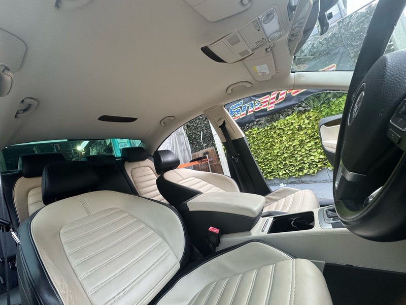 フォルクスワーゲンCC 天井張り替え施工前 前席視点で確認できる天井垂れの状態