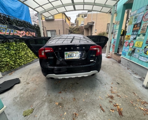 ボルボS60 天井張り替え施工 東京都世田谷区 施工車両外観（リア）